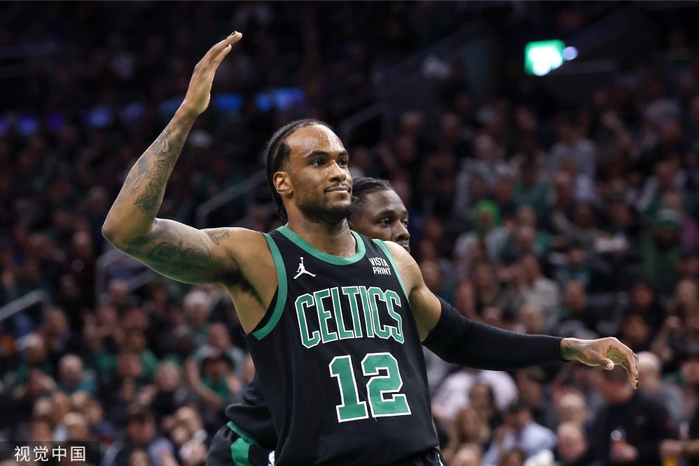 现出惊人的 现出惊人的